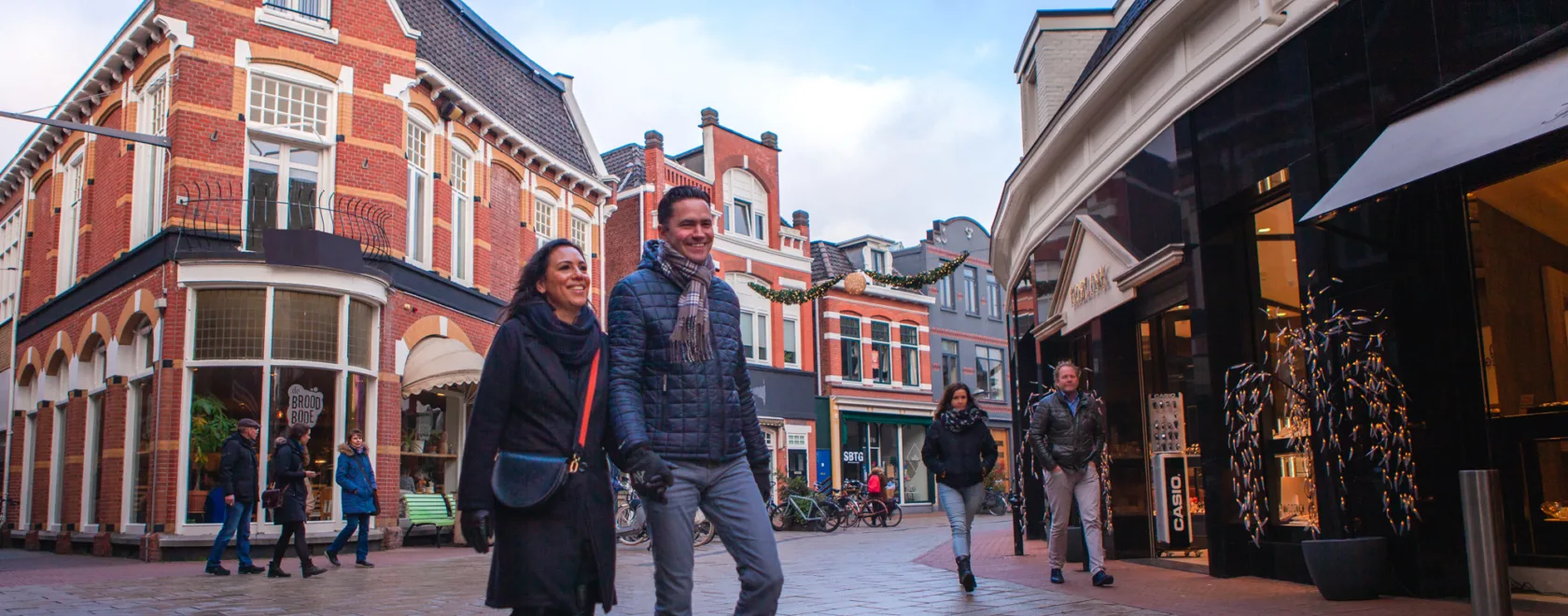Shoppen in der Haverstraatpassage im Winter - Uit in Enschede