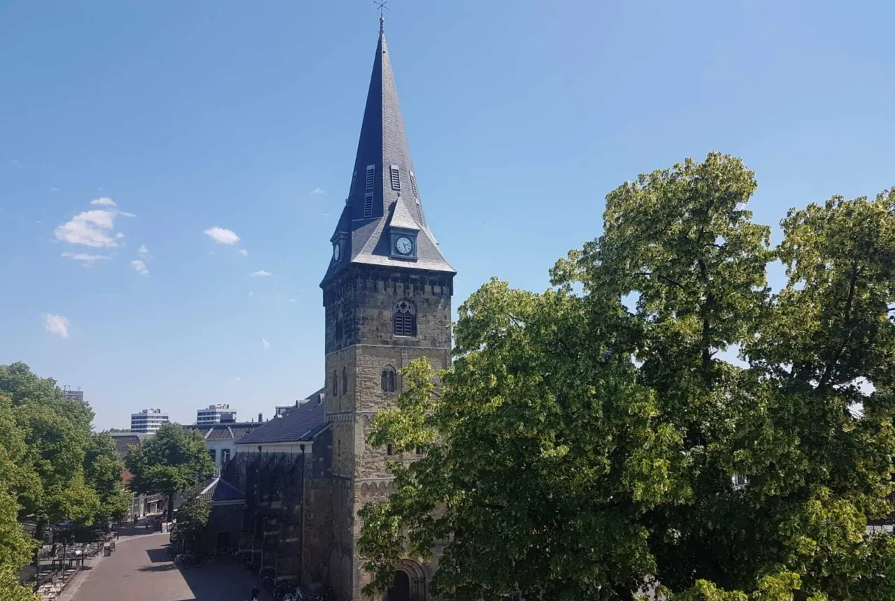 Oude Markt Grote Kerk Enschede - Uit in Enschede